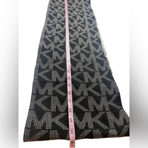 Michael Michael Kors infinity scarf - Picture 3 of 5